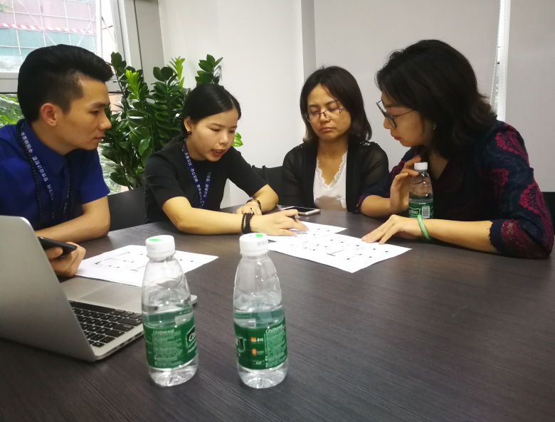 定制辦公家具-方案現(xiàn)場(chǎng)溝通